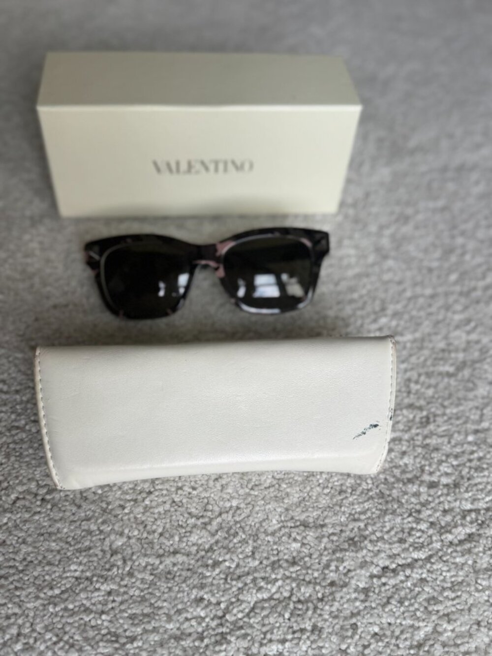 Valentino Rock Stud Sunglasses with case and box MSRP $515 - Picture 10 of 11